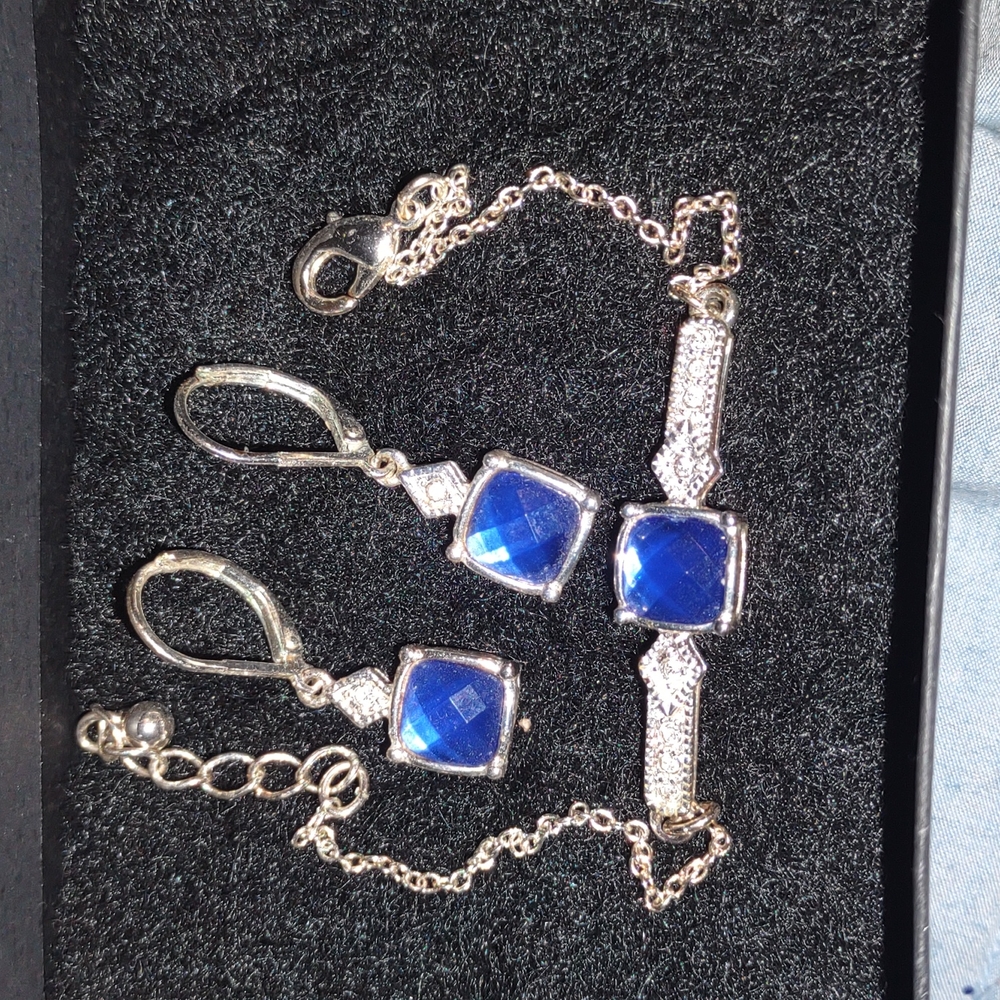 Bracelet and earrings set